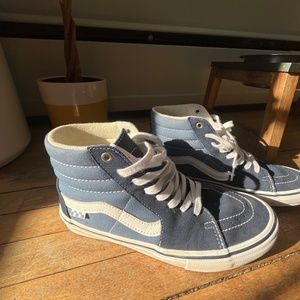 Size 8 men's Vans skate hi skate build.